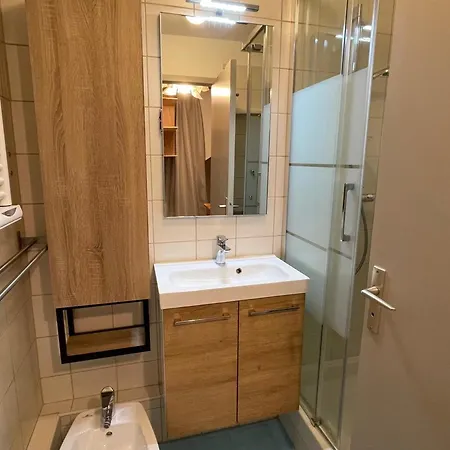 Renove Avec Coin Montagne, Balcon, Parking Prive Et Animaux Acceptes - Fr-1-445-62 Montgenevre